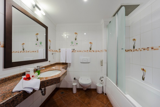 Otel Standart Oda Banyosu